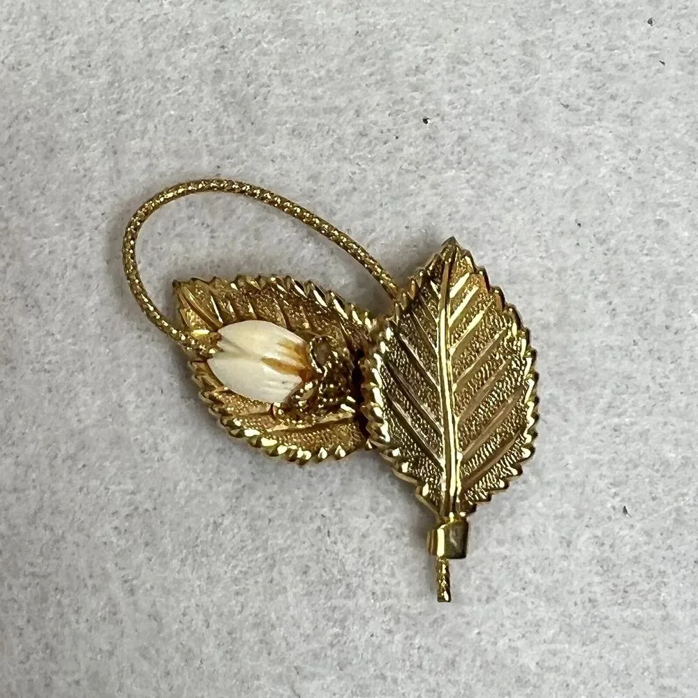 Vintage Gold Lead Flower Brooch Pin